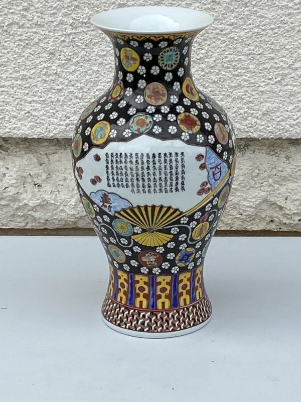 Chinees porseleinen vaas in baluster vorm