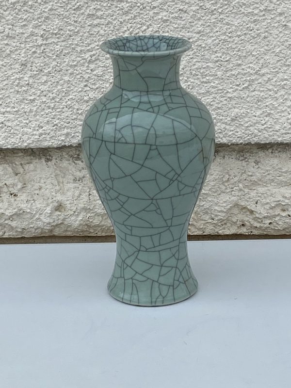 Chinees porseleinen vaas craquelure motief en celadon kleur