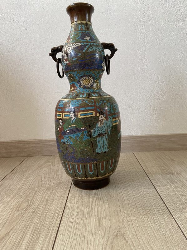 Bronzen vaas met cloisonné techniek