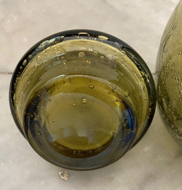 Geel groene glazen pot