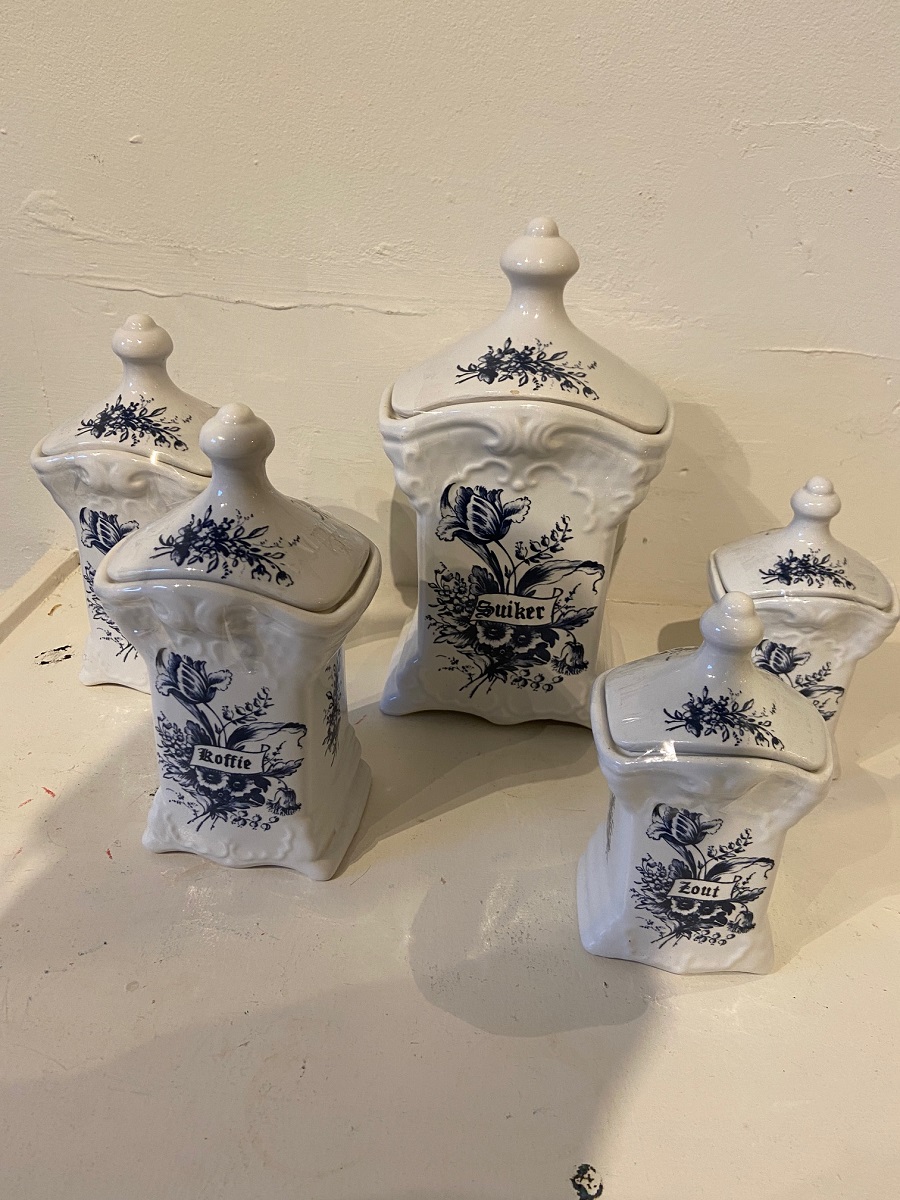 Set van 5 Delfts aardewerken potten