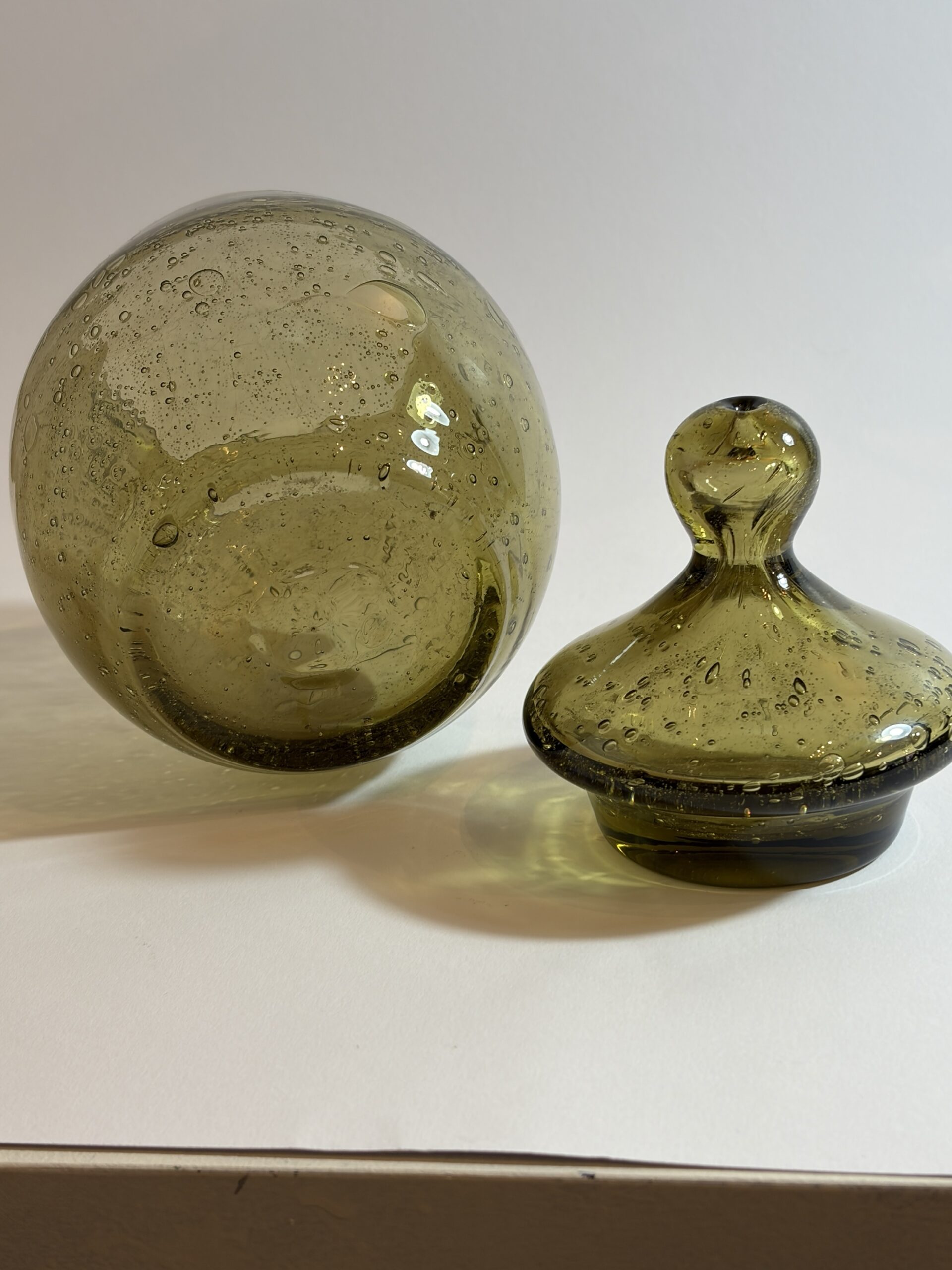 Vintage bullé glazen bonbonnière met deksel — vermoedelijk Biot, Frankrijk - Afbeelding 6