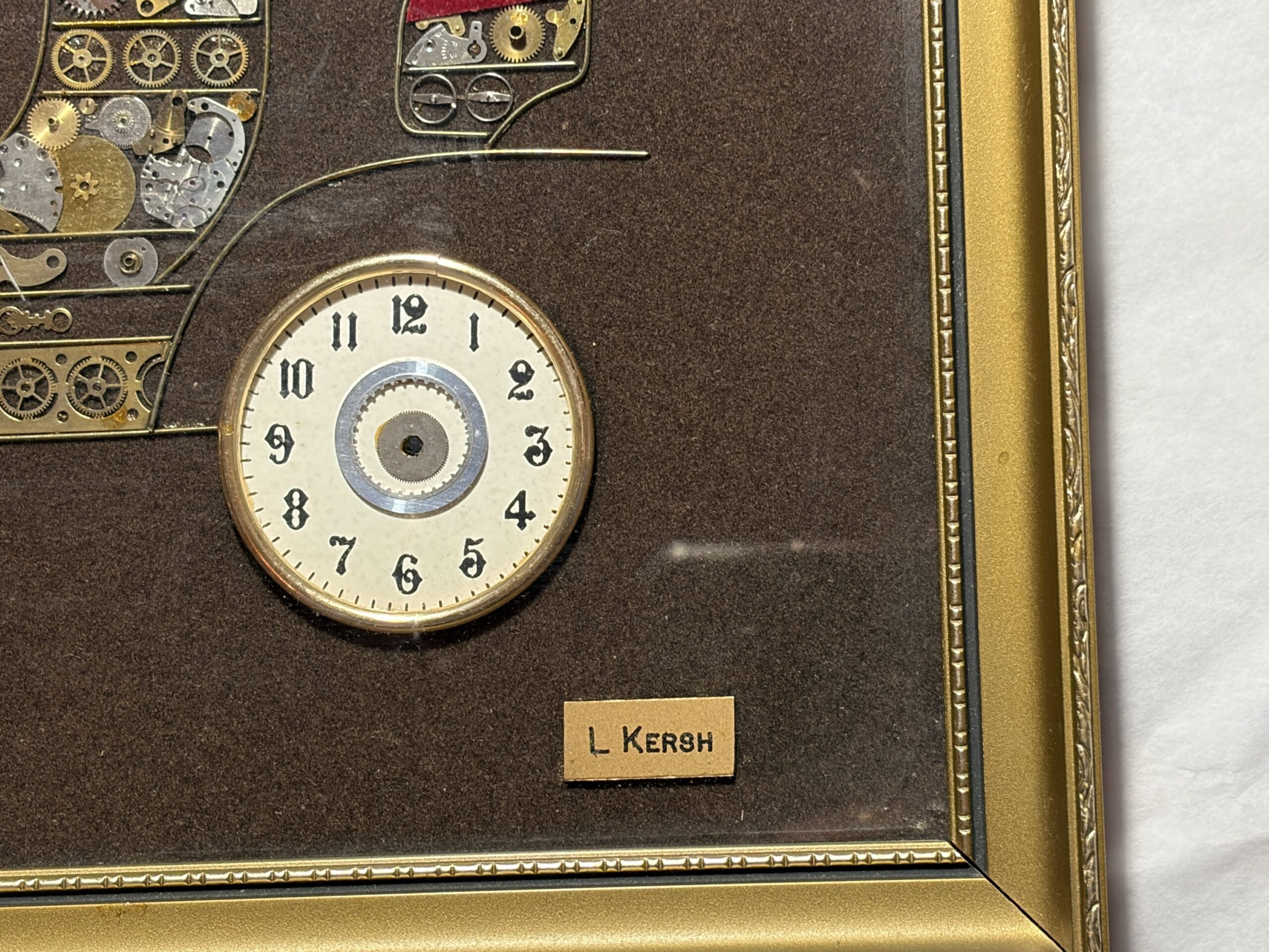 L. Kersh of London – Horological Collage "Renault" – vintage assemblagekunst van uurwerkonderdelen - Afbeelding 5