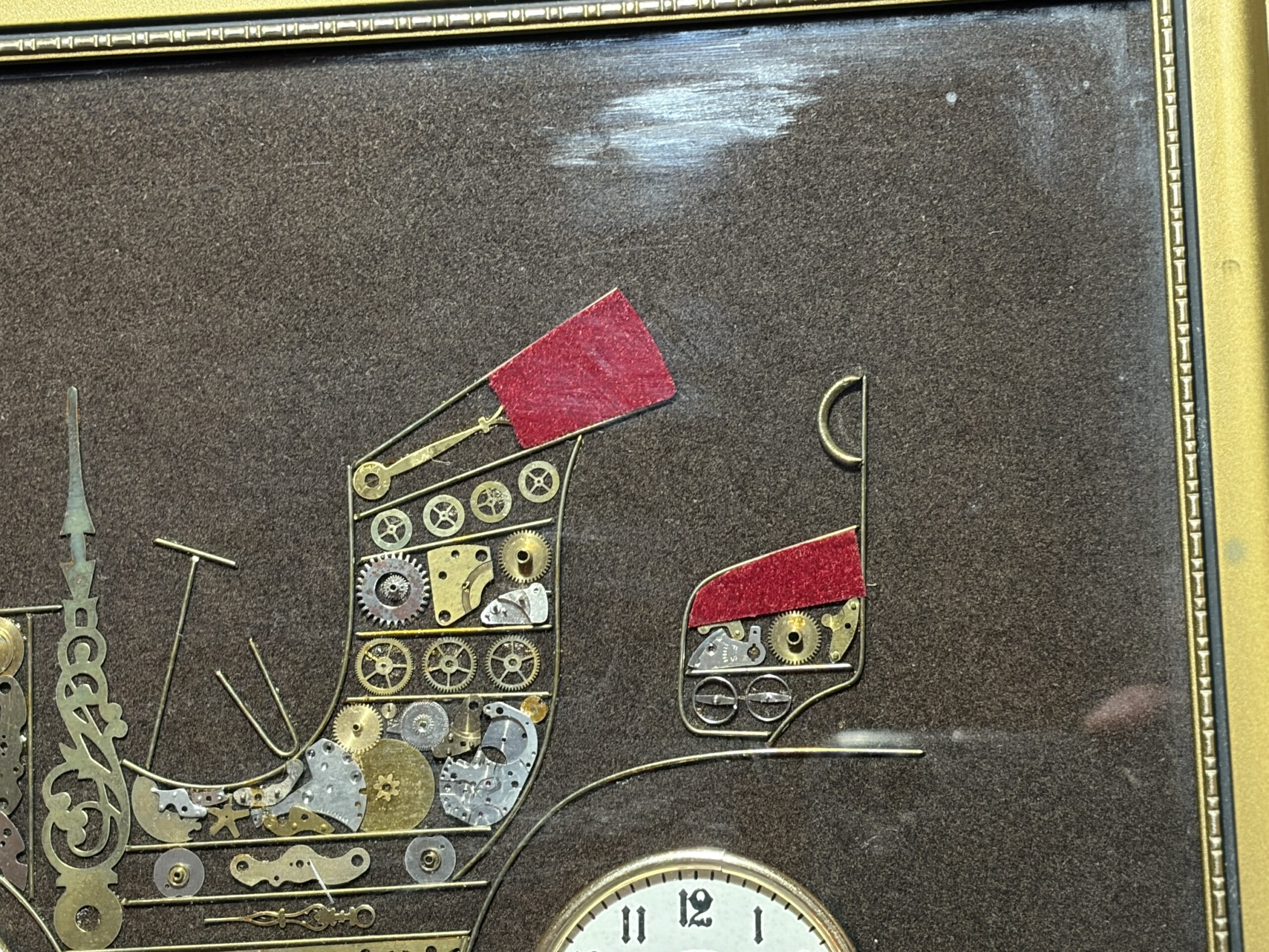 L. Kersh of London – Horological Collage "Renault" – vintage assemblagekunst van uurwerkonderdelen - Afbeelding 6
