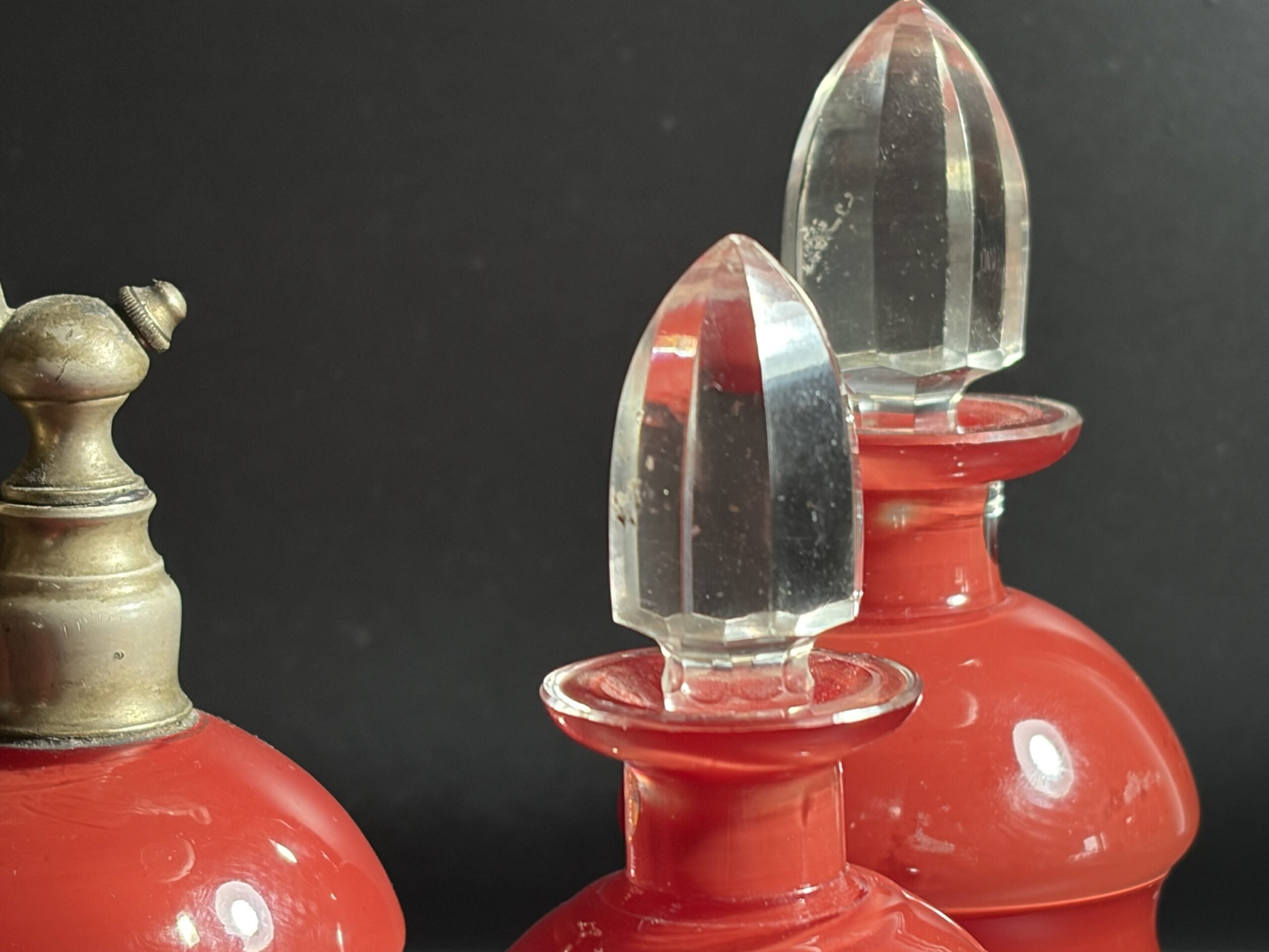Prachtige set van 5 antieke glazen parfumflessen – Jaren 1920-1930 - Afbeelding 3