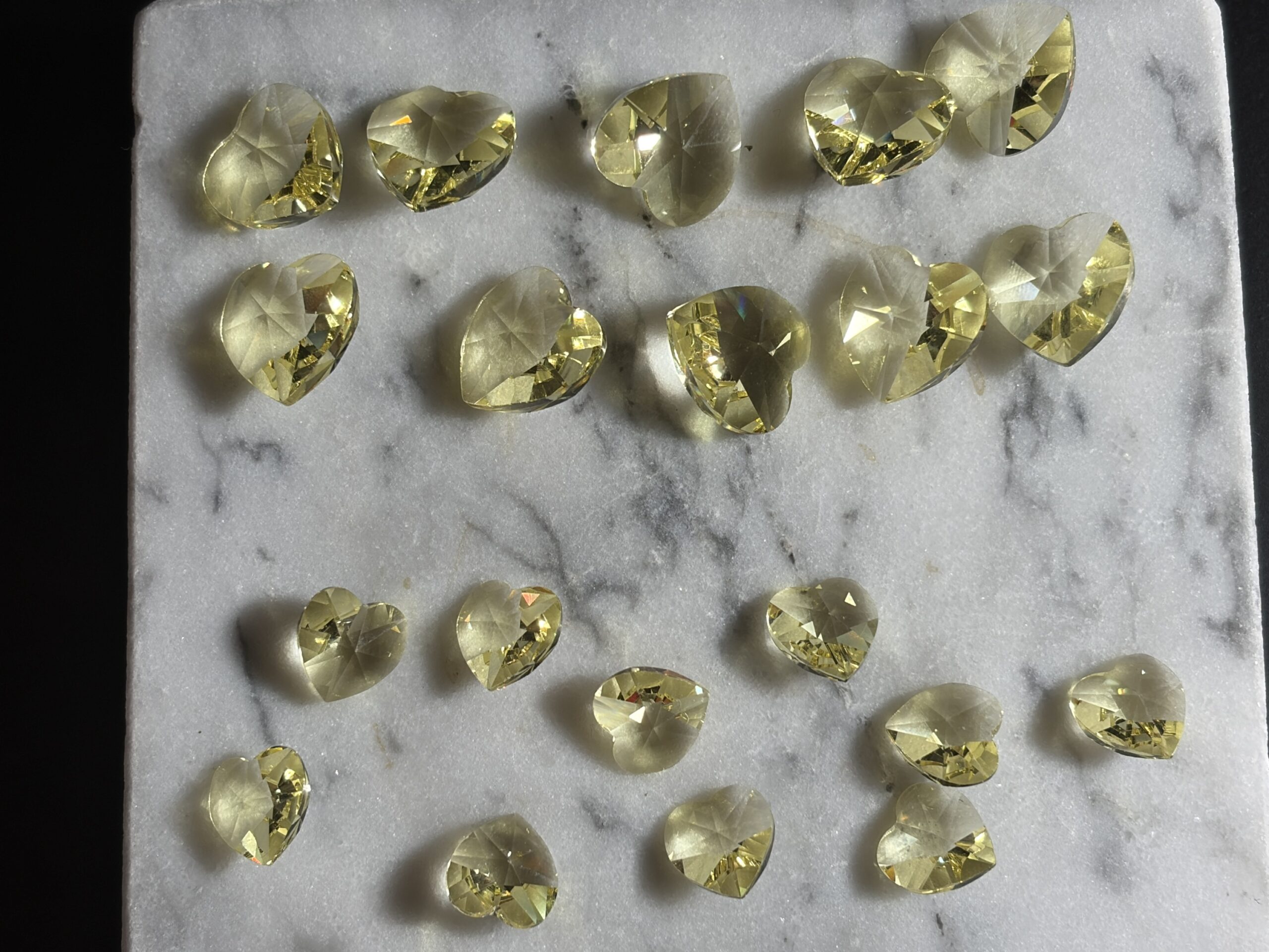 Prachtig Swarovski Kristallen Hart – Vol met Fonkelende Gele Hartjes! - Afbeelding 13